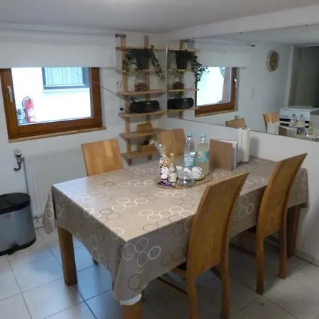 Jansen Eins Apartment *